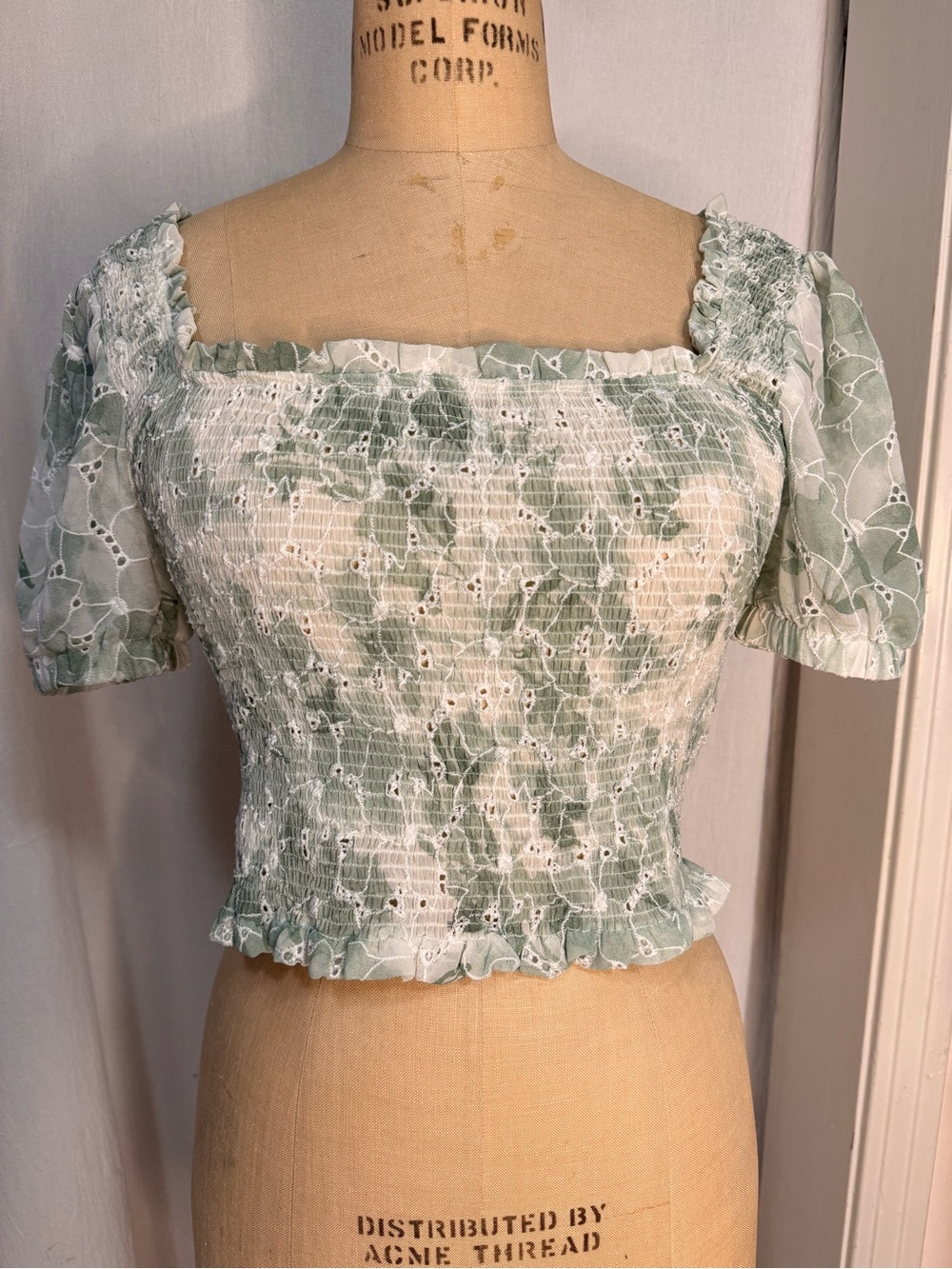 ASTR The Label, Smocked Square-Neck Crop Top in Sage Green and White sz XS